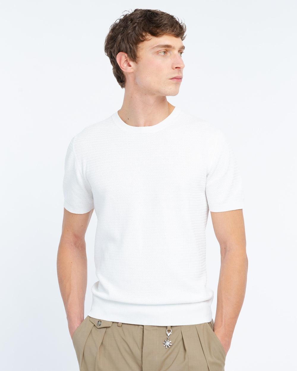 white zigzag knit t-shirt